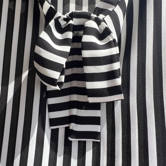 Bar III Striped Black White Front Tie Sleeveless Blouse - Picture 3 of 6